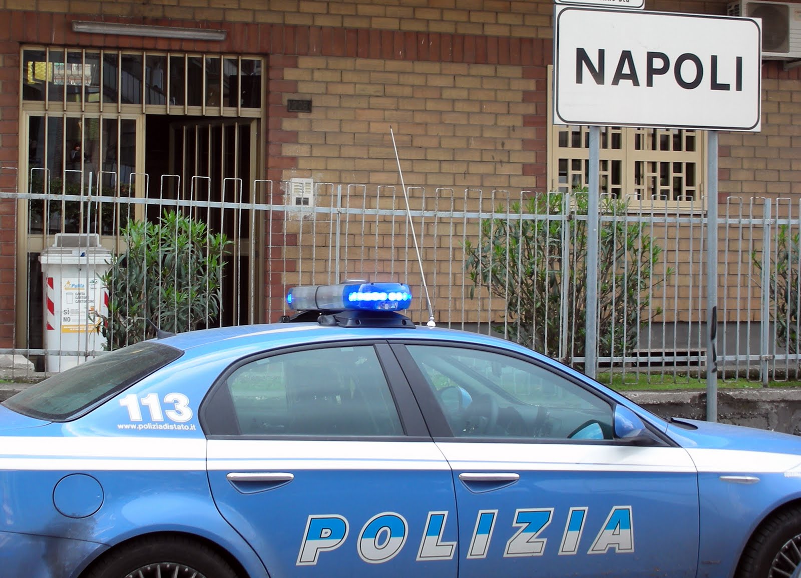 NAPOLI TRAVOLTO POLIZIOTTO DELL'U.P.G.S.P. DURANTE IL SERVIZIO - IL MOVIMENTO DEI POLIZIOTTI DEMOCRATICI E RIFORMISTI AUGURA UNA PRONTA GUARIGIONE